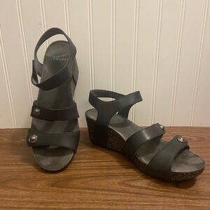 Dansko Savannah Cork Black Leather Strappy Wedge Comfort Sandal Size 41 10.5 11